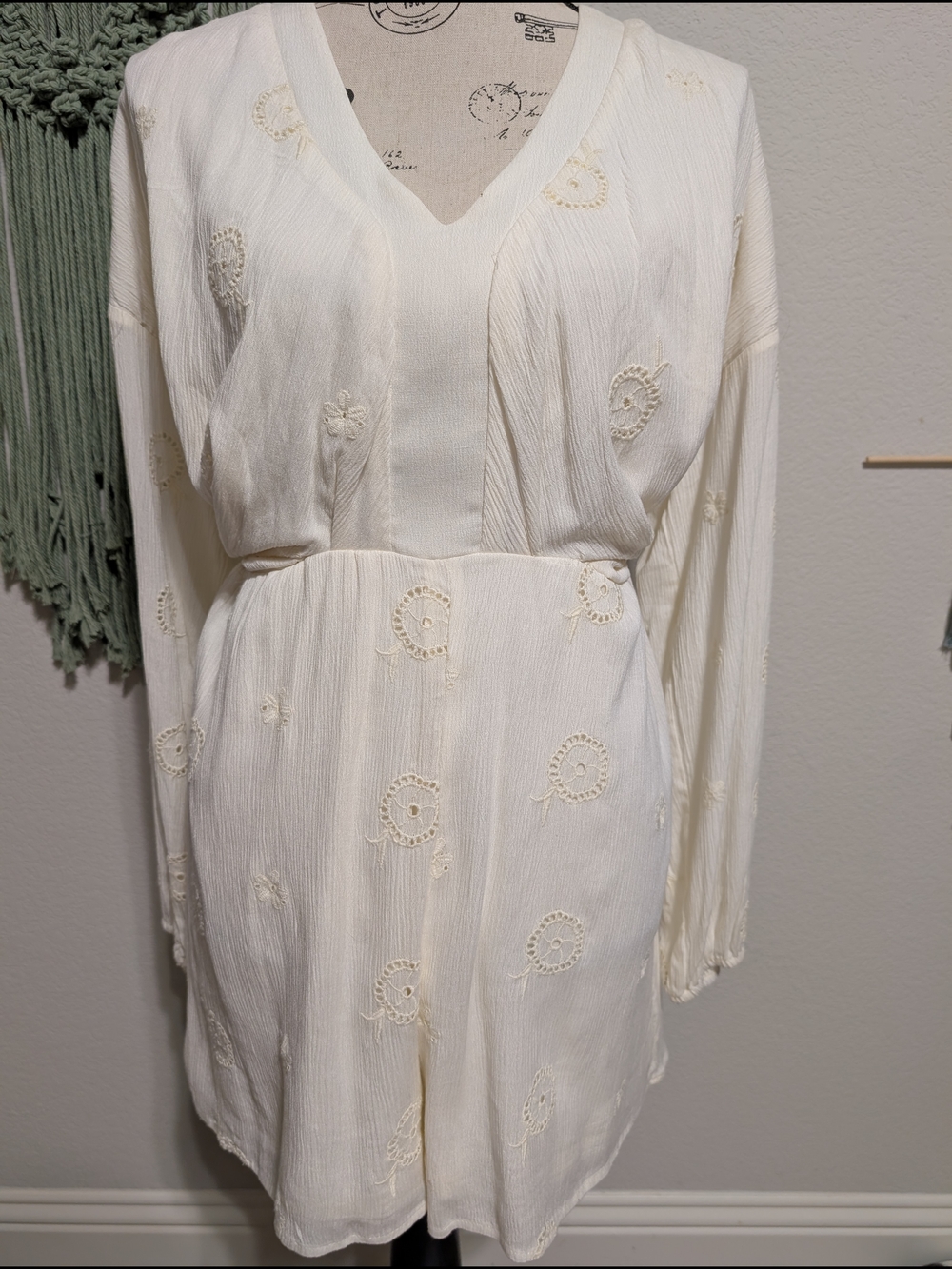 NWT Koko + Mason Cream Embroidered Romper – Size Medium